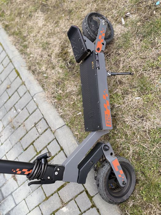 Vand Trotineta KUKIRIN G2 260KM  2025 (Frane noi)