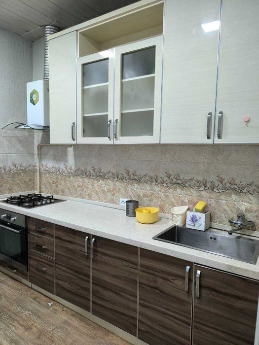 Сдается квартира (участок) 4 комнаты центр луначарский (мать и детя)