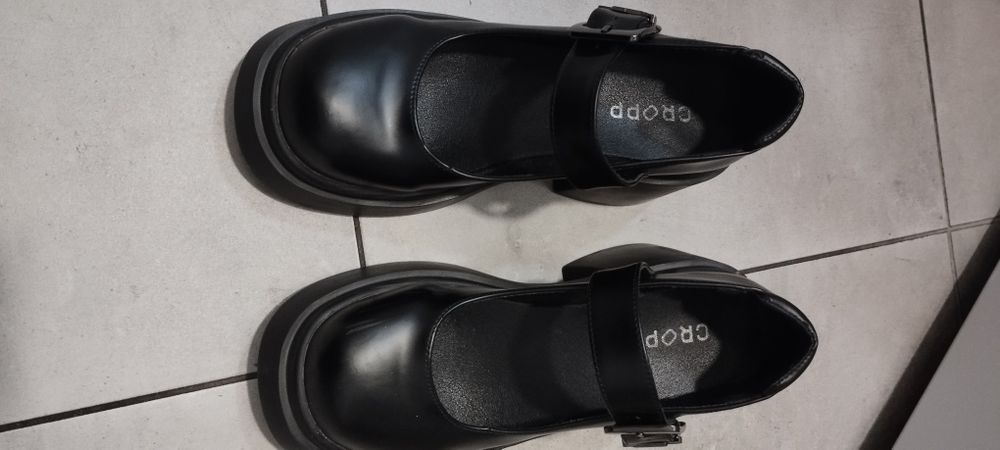 Дамски обувки с платформа