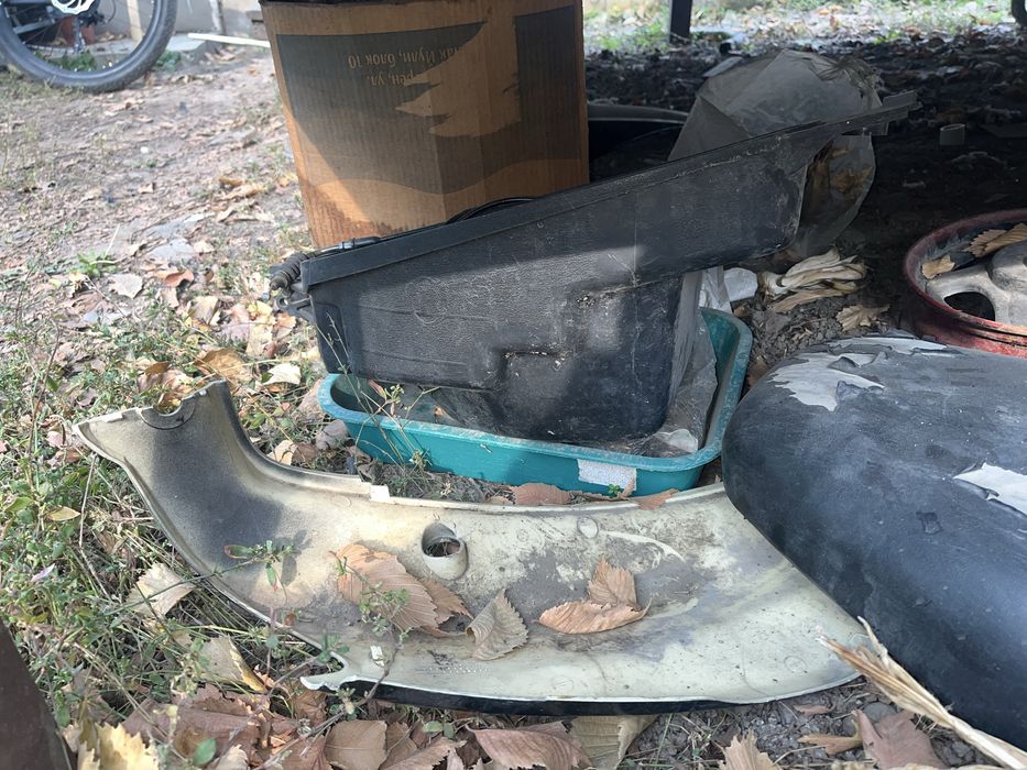 2 мопеда на запчясти