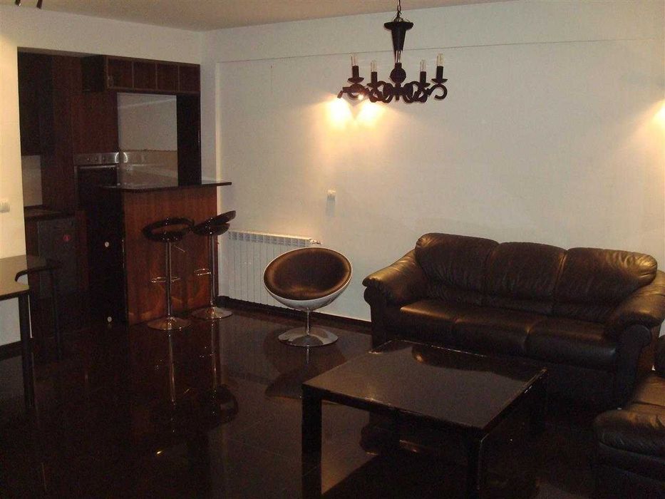 Дава се под наем Двустаен апартамент в Бургас, Център - 48 кв.м за 219.3 € - Снимка #1