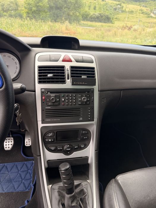 Peugeot 307cc 2.0i 136 CP
