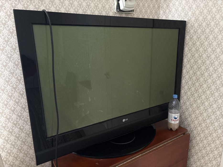 Телевизор LG продам