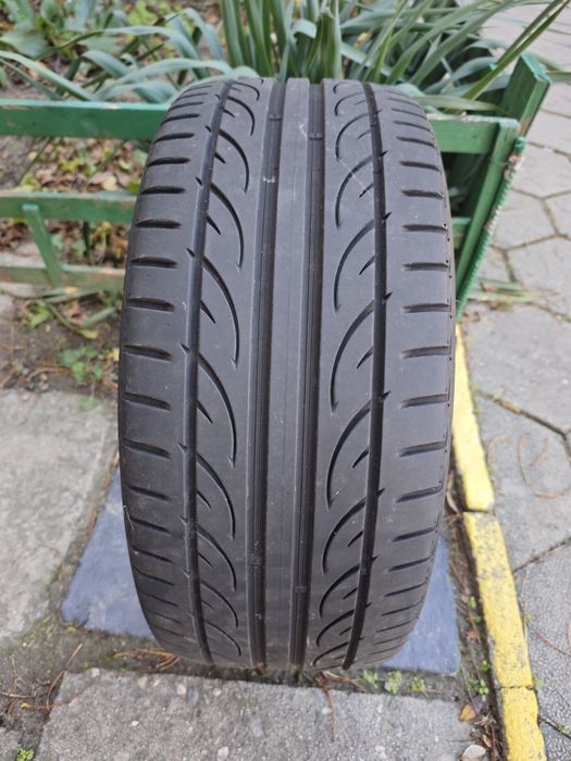 1 брой лятна гума Hankook 225/40/18