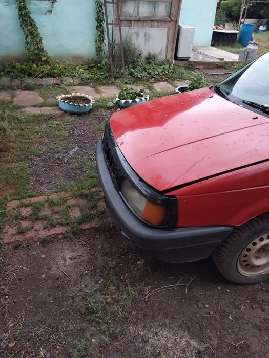 Продам машину пассад,красный