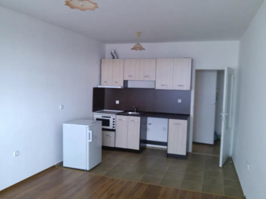 Дава се под наем Двустаен апартамент в Бургас, Меден рудник - зона А - 52 кв.м за 306 € - Снимка #3