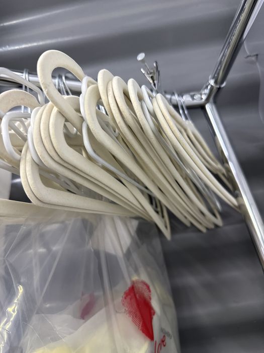 Продам б/у Вешалки