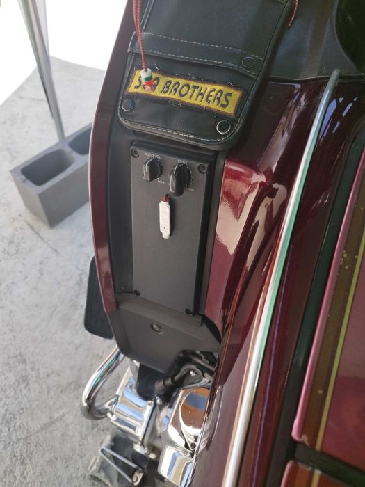 Продавам си мотора Honda Gold wing GL1200