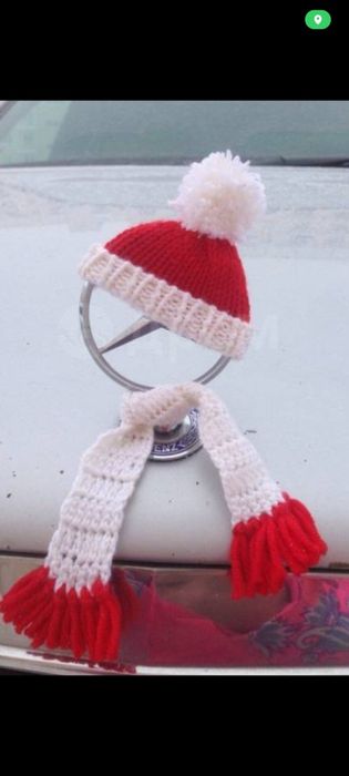 Продам шапка и шарфик на эмблему машина Мерседес
