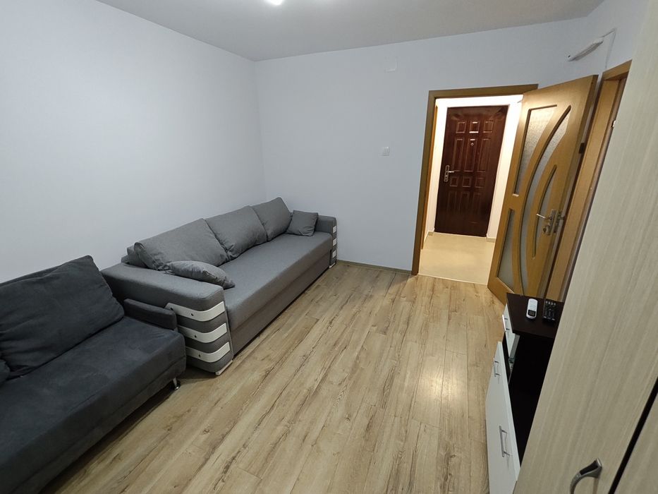Garsonieră de inchiriat renovată recent – Zona Zahana (lângă piață)