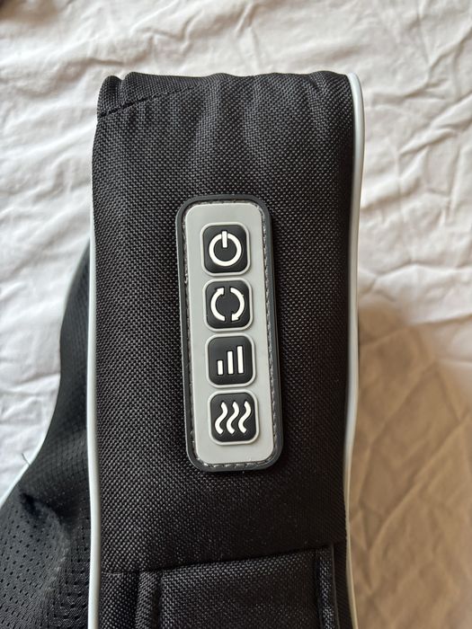 Масажор за врат с 3 степени и подгрев