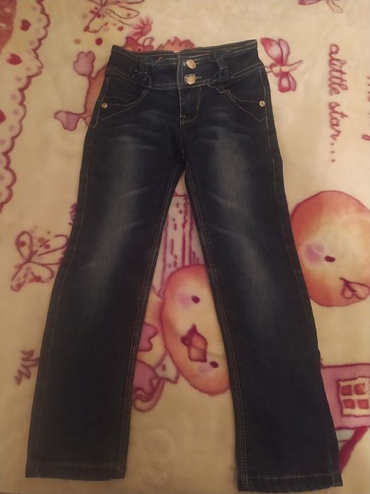 Джинсы на девочку 4-5 лет