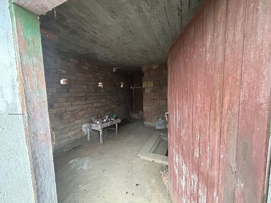 Къща на 2 етажа с мазе, гараж и кладенец – с. Крушето