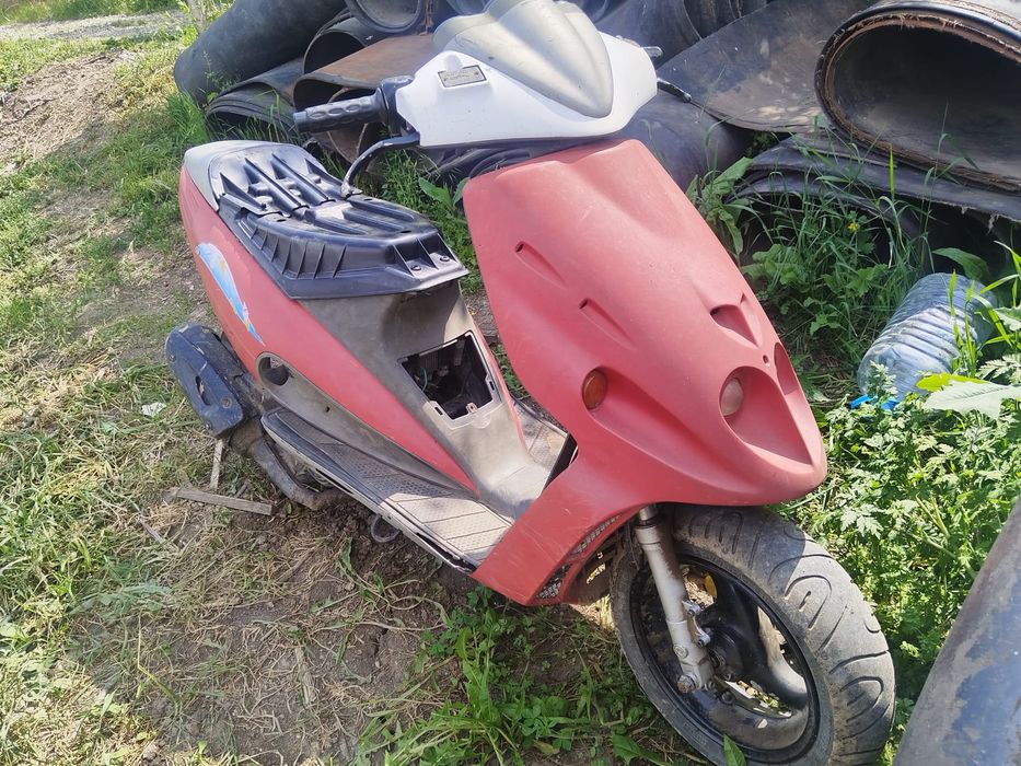 Vând scuter malaguti f12