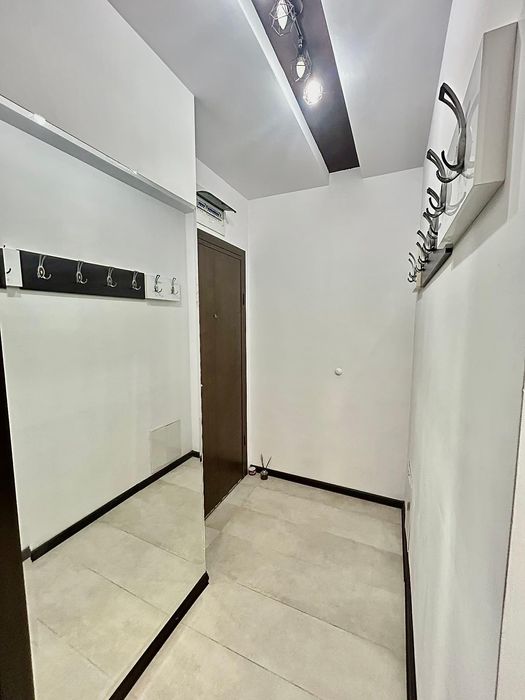 Тристаен апартамент, под наем, Център