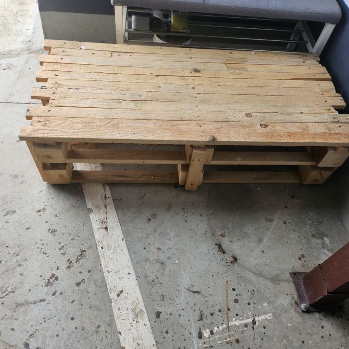 Banca de lemn din paleti