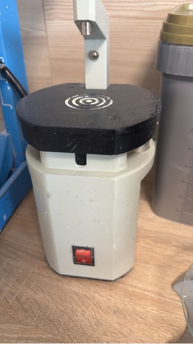 De vanzare aparatura laborator dentar