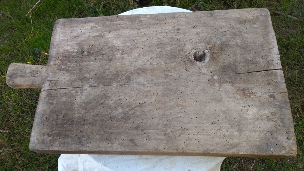 Много стара дъска за рязане