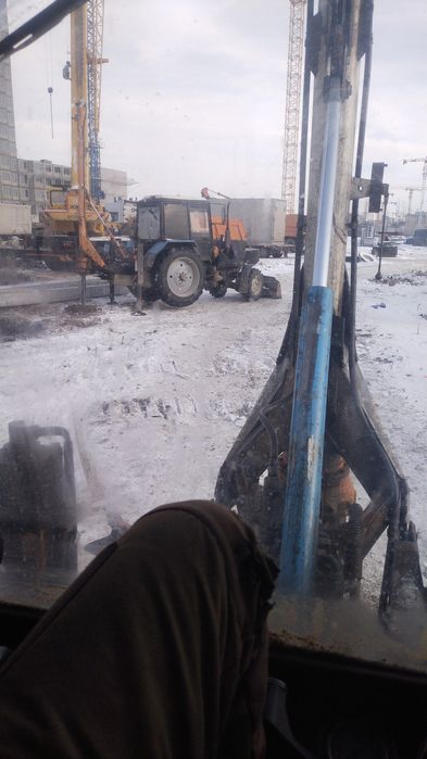 Бурение лунок под сваи