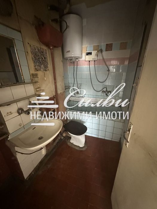 Продава се Двустаен апартамент в Търговище, Запад 2 - 75 кв.м за 505 €/кв.м - Снимка #5