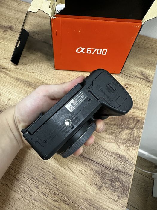 Продам свою Sony A6700 на гарантии