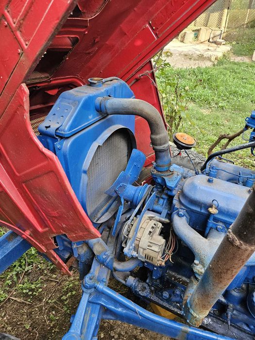 Vând Tractor Fiat U445 + Prășitoare IMS Sârbească – 6.500 € Negociabil