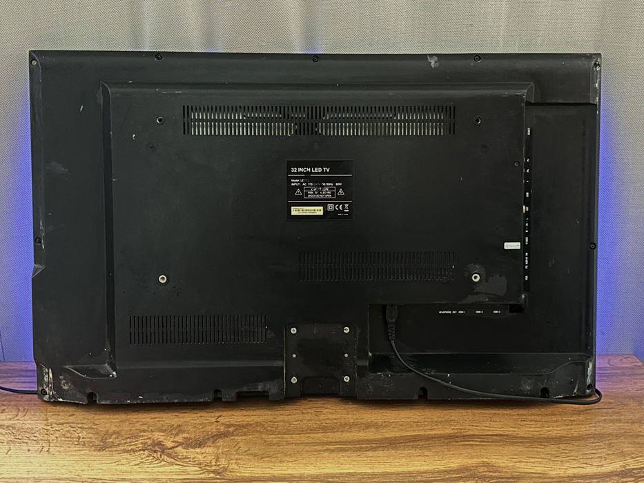 Телевизор 32 INCH - в хорошем состоянии!