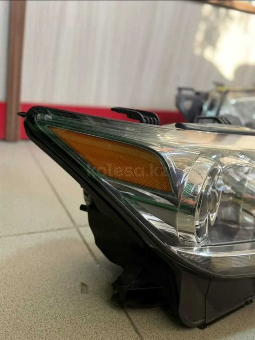 Фара LX 570 б у в оригинале