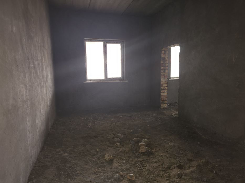 Продается незаконченный дом рядом с FOOD CITY