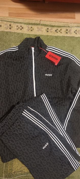 Oferta Trening HUGO BOSS original 100% nou cu eticheta marimea L pret 600 de la 13mil magazin