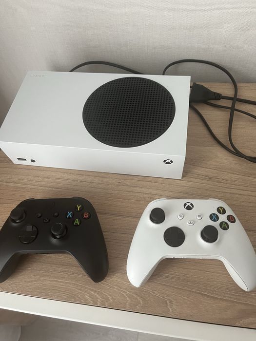 Продам Xbox Series S