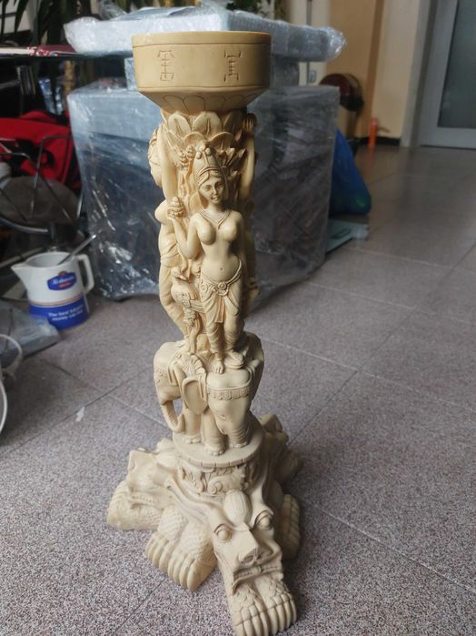 Уникат!!! 2бр. красиви масички с фигури