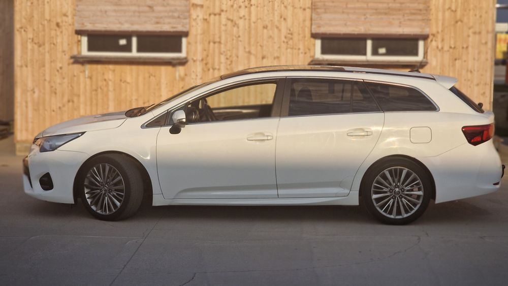 Toyota Avensis/ Panoramic