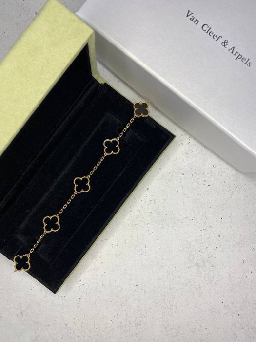 Браслет от Van Cleef