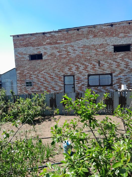 Продаётся благоустроенный двух-квартирный дом