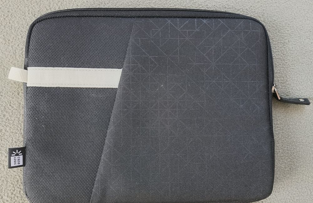 Husă laptop / tabletă Case Logic 10" – Nouă -Stare excelentă