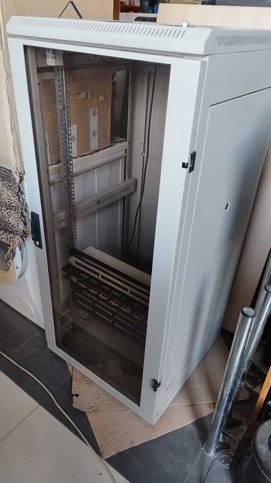 Рак шкаф - Комуникационен шкаф за компютъпно оборудване 60/60/132см