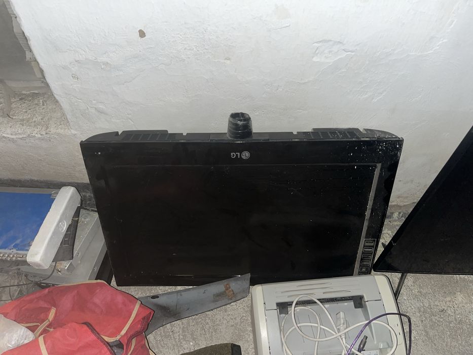 Телевизор LG,тор есть