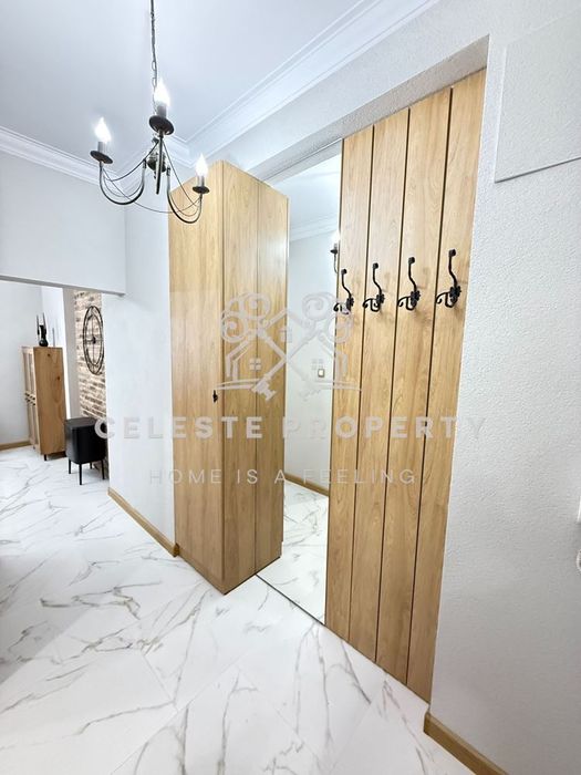 Дава се под наем Тристаен апартамент в София, Център - 120 кв.м за 2224.11 € - Снимка #2