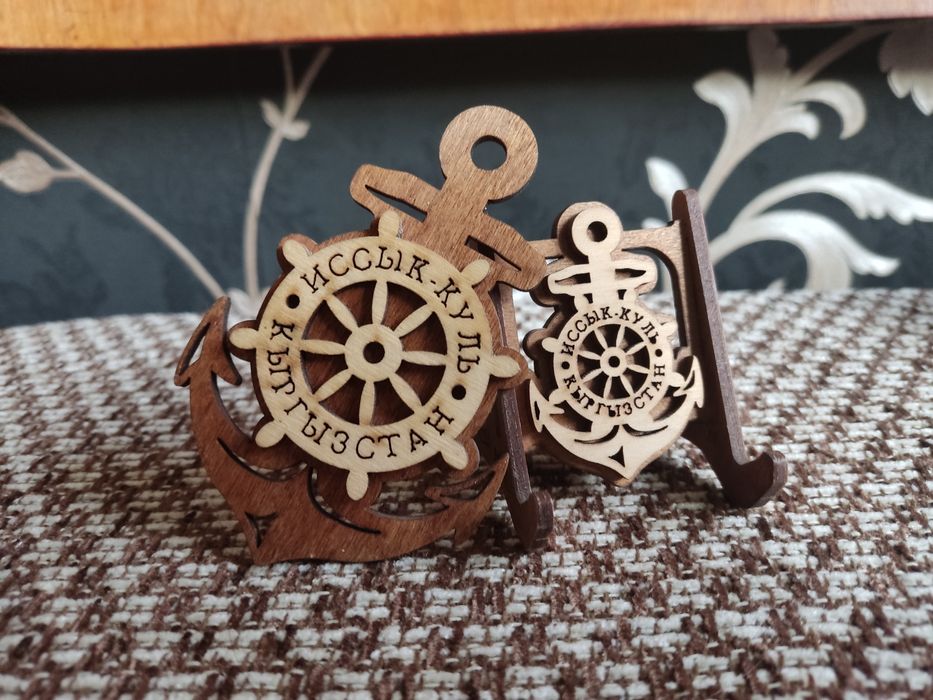 Подставка для телефона,ручная работа из чистого дерева