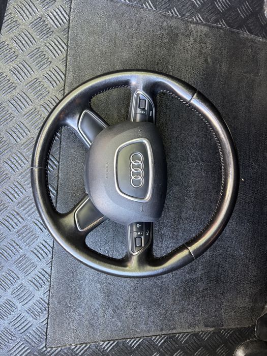 Волан с еърбег за Audi A4 B8 (2008-2016)
