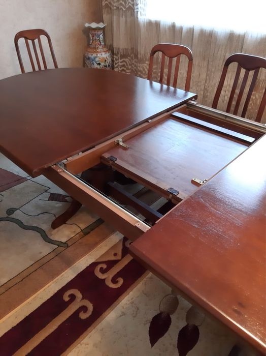 Стол из чистого дерева