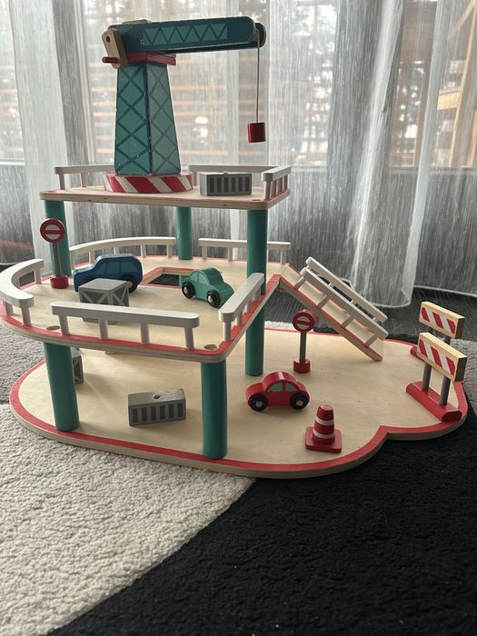 Garaj din lemn cu macara si vehicule, Egmont toys, 2-3 ani