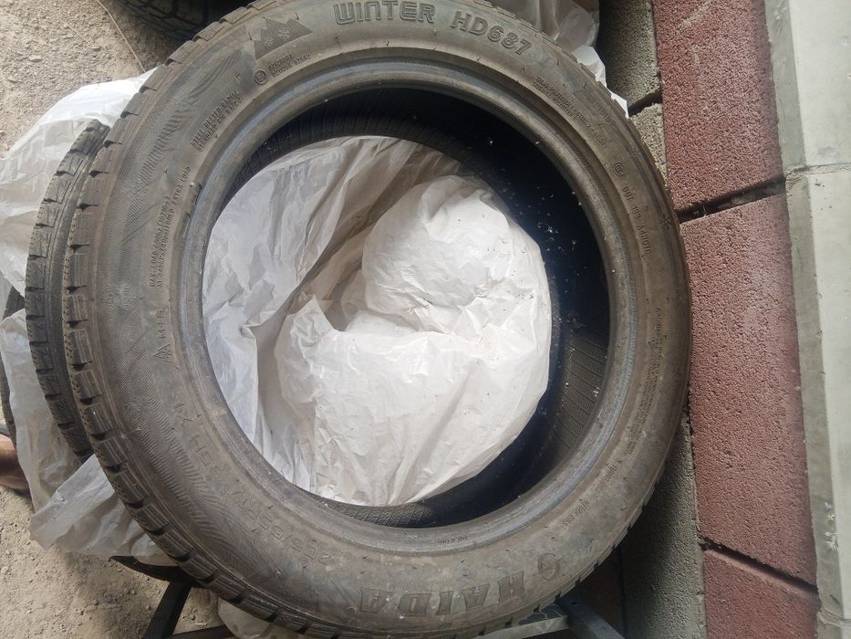 Зимние шины 205.55R17.