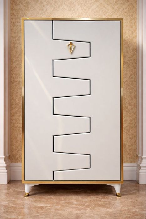 Oyoq kiyim qoyish uchun shkaf