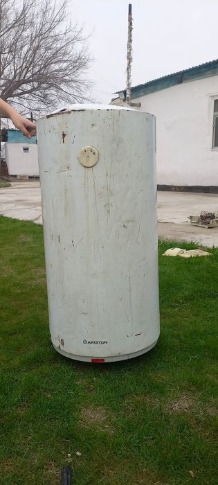 Бу Водонагреватель.. Аристон..100 л.