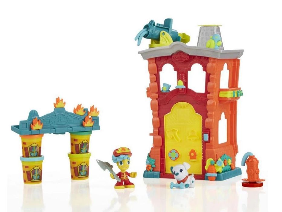 Play Doh  Пожарна станция и Пожарен камион.Обща цена 27 €
