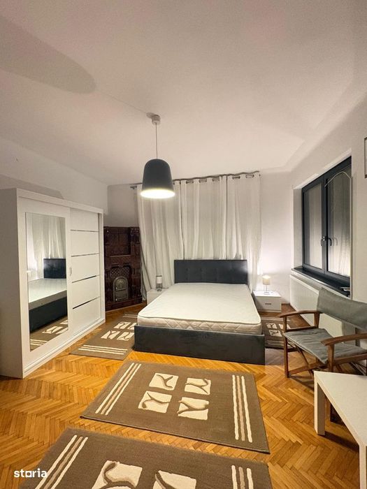 De inchiriat apartament 3 camere, Centru, UMFST, Langa Primarie