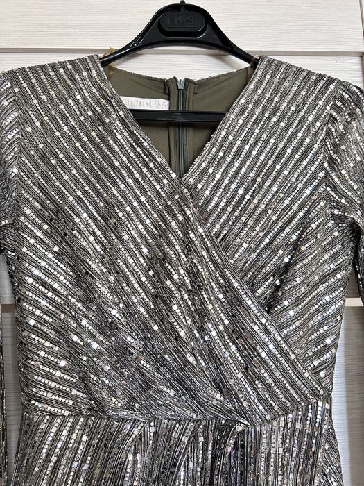 Вечернее платье блестящее