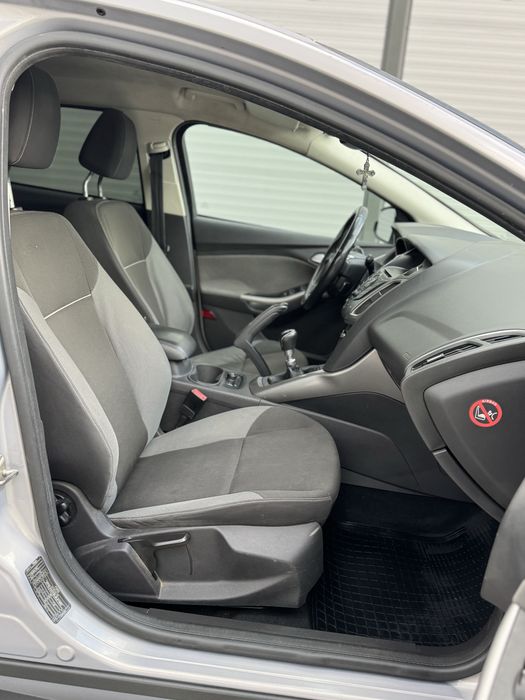 Ford Focus 1.6  TDCi 115 - 2011 e5 PrimPropietar. Garantie 1 an